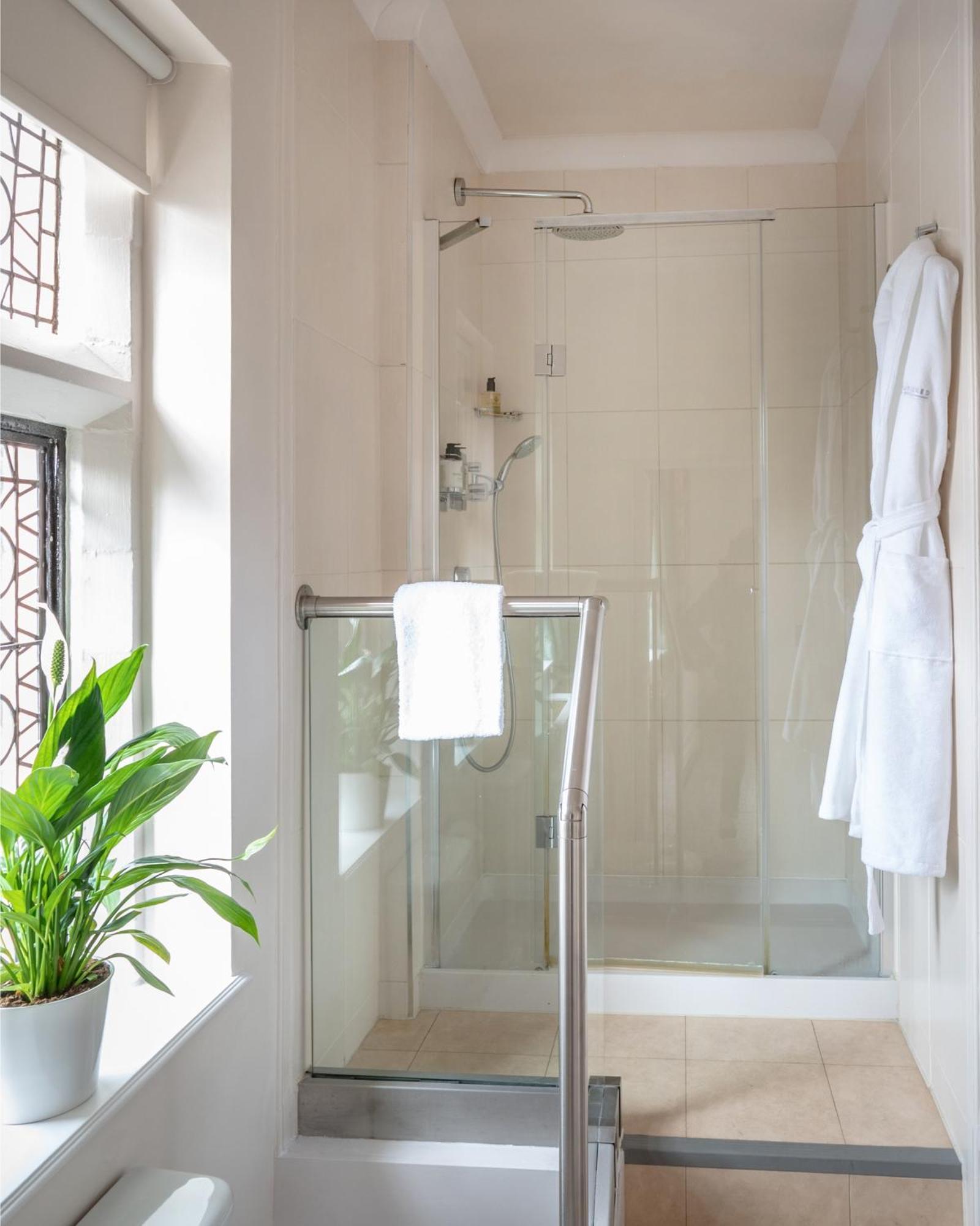 New Hall & Spa, Hotel 4*